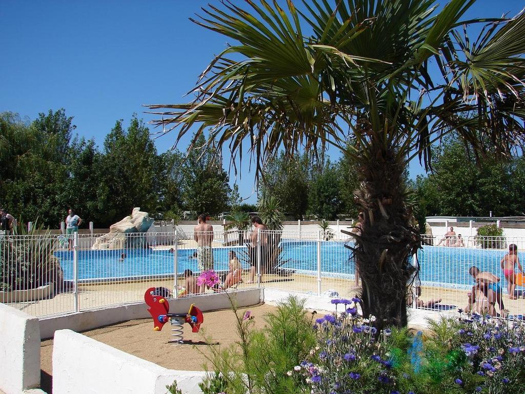 Camping Phare Ouest Saint-Denis-dʼOléron Εξωτερικό φωτογραφία