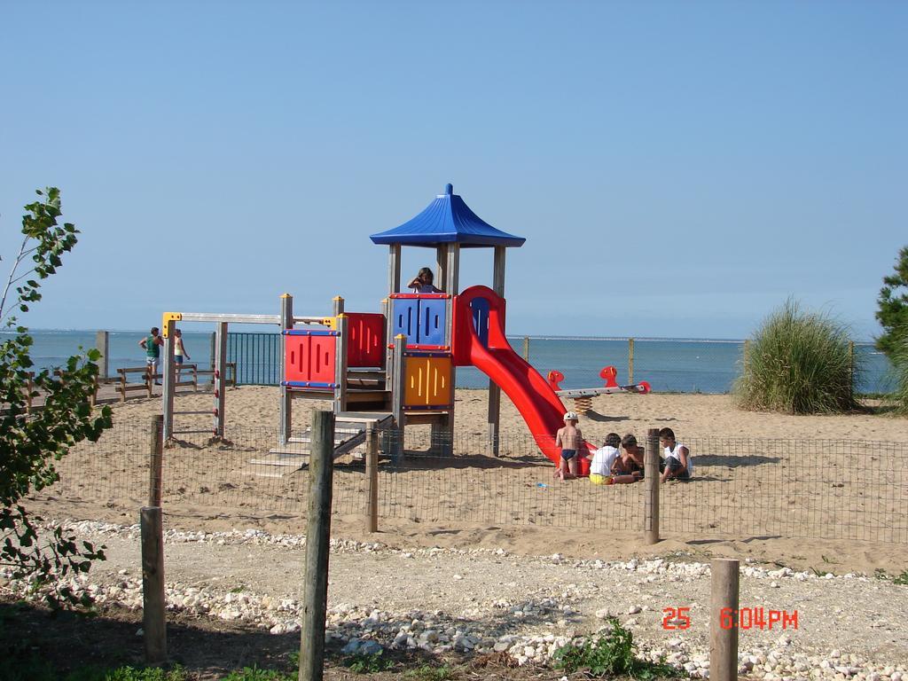Camping Phare Ouest Saint-Denis-dʼOléron Εξωτερικό φωτογραφία