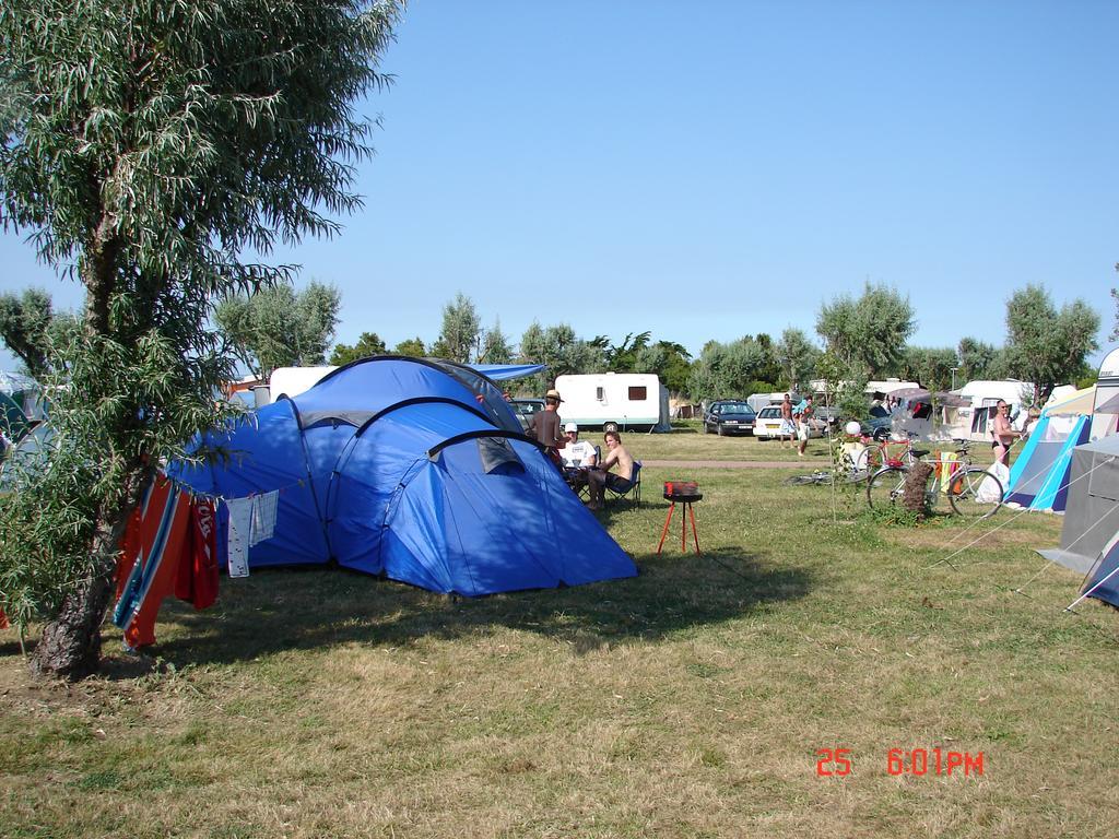 Camping Phare Ouest Saint-Denis-dʼOléron Εξωτερικό φωτογραφία